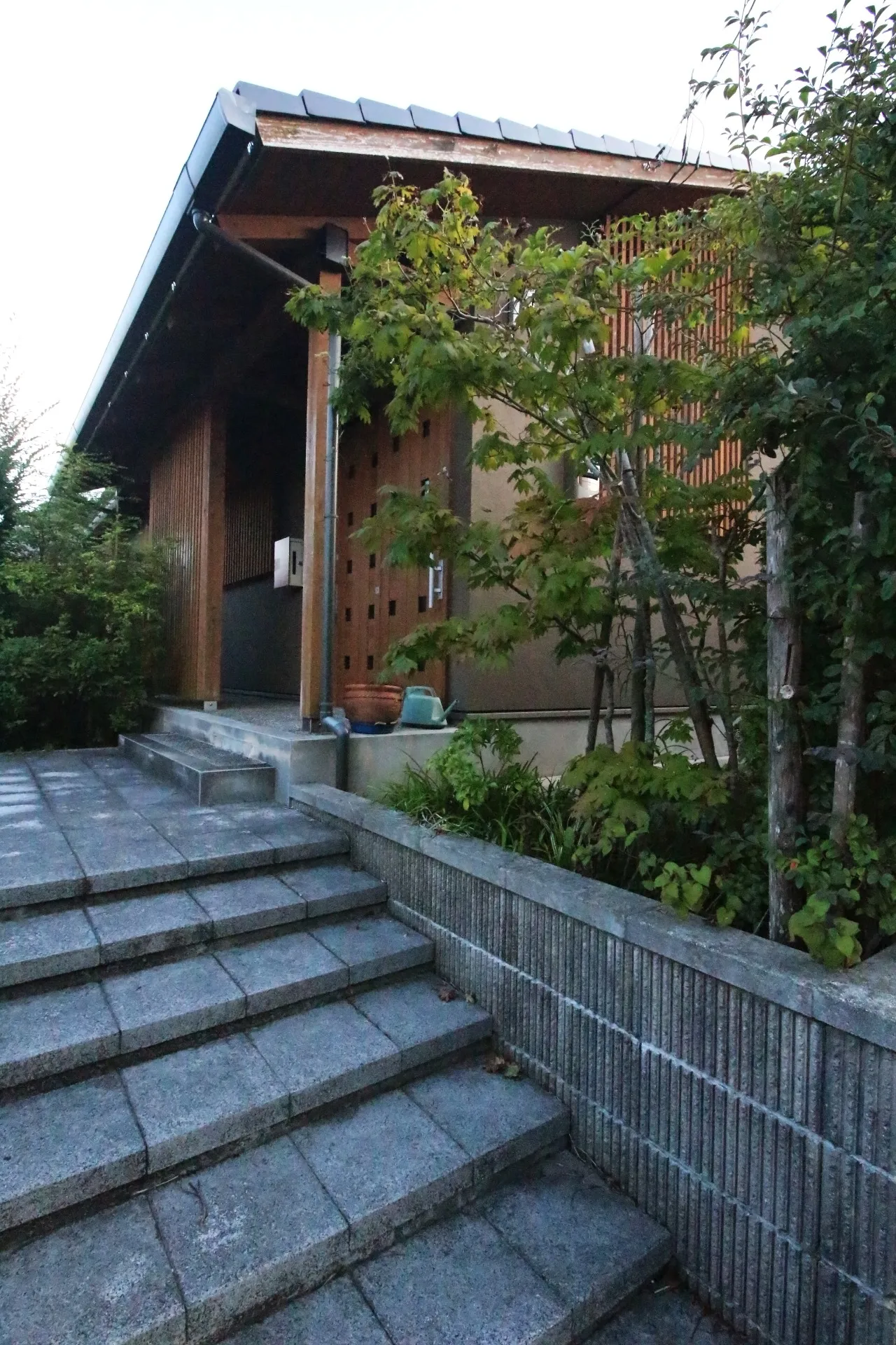 猫と暮らす、和モダンの住まい